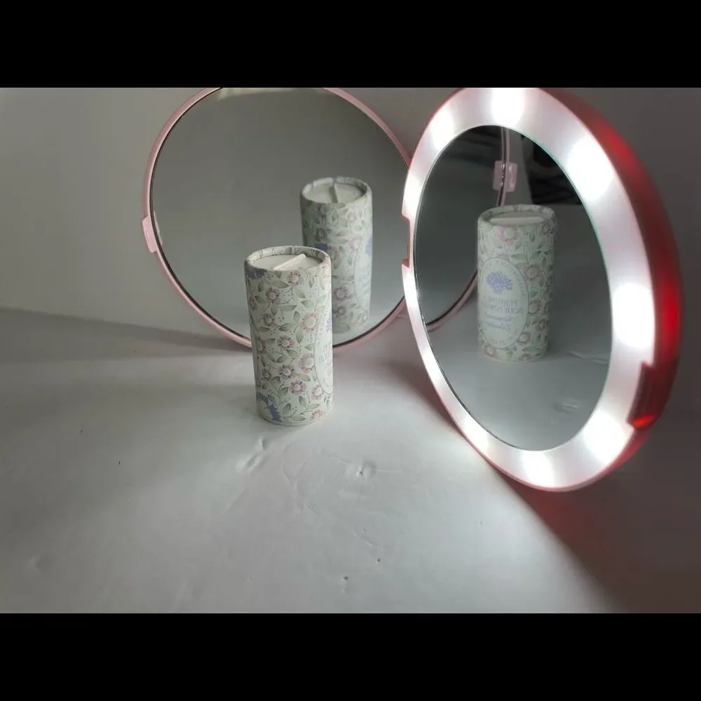 LED COMPACT MIRROR 5x‎ MAGNIFICATION AND HAIR BRUSH